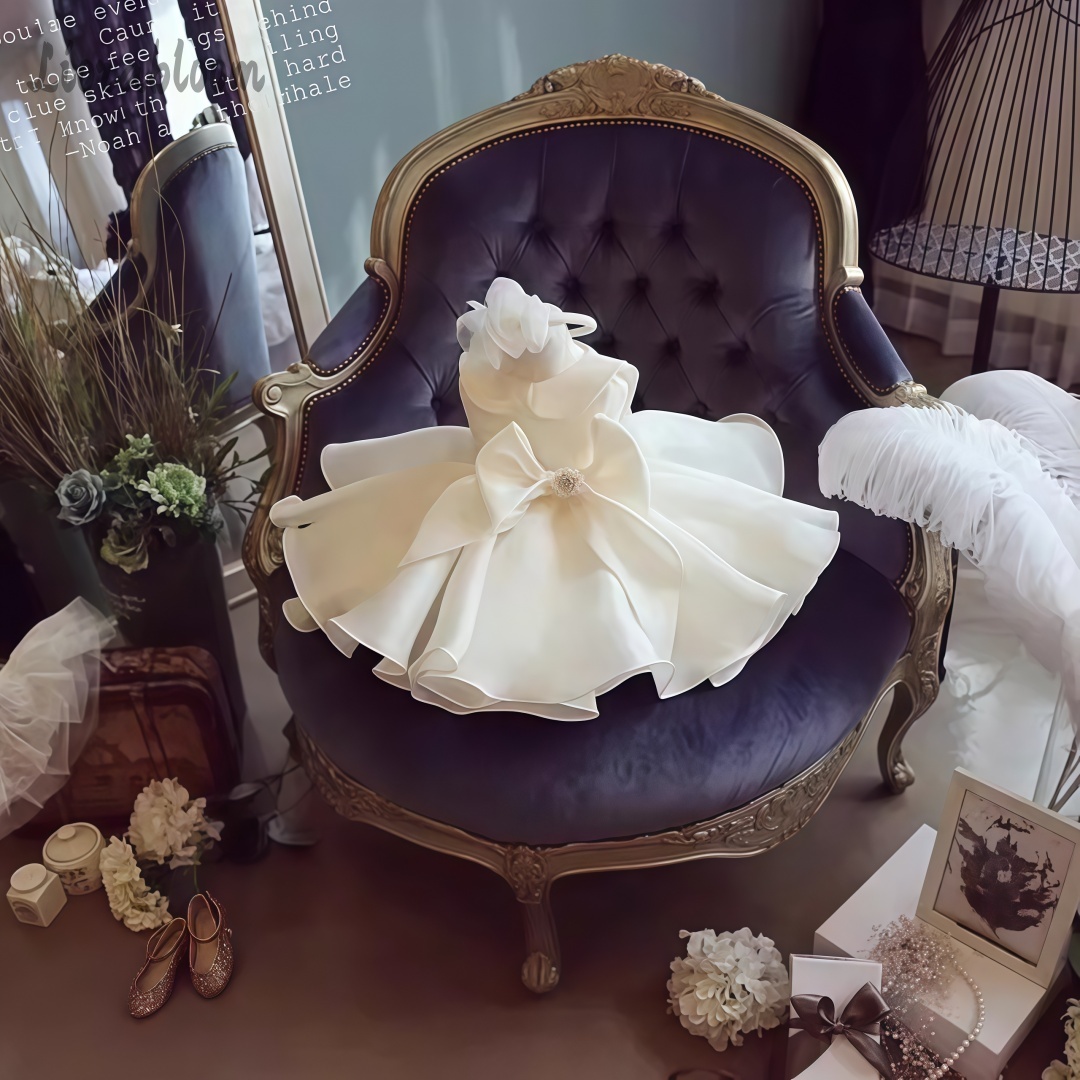 Vestido Blanco con Adornos de  - Woman Formal Wear reseña y precio